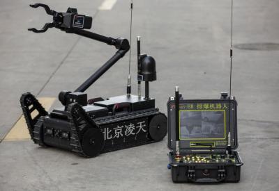 China Lang van de Controleafstand Tegen Minieod de Robot80kg Gewicht van het het Terrorismemateriaal Te koop
