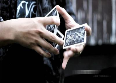 중국 최고 까만 교차하는 카드 마술 쇼를 위한 마술 카드 기술 부지깽이 카드 기술 판매용