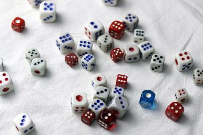 China Colorful Plastic 8 / 10 / 12 / 14mm Casino Games Dice For Betting Games Cheat for sale