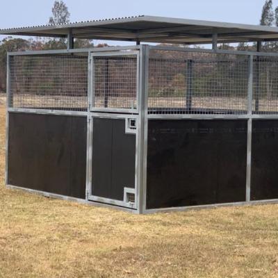 China Metal Equine Mobile Horse Barn Stall with Galvanized Construction and Customized Design for sale