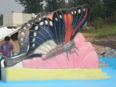 Chine La piscine d'eau d'intérieur d'enfants d'équipement de terrain de jeu de l'eau glisse la fibre de verre de papillon à vendre