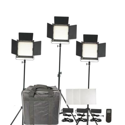 China Portable LED Video Light Kit High CRI With 3 Light Stands , LED Light Panel Kit for sale