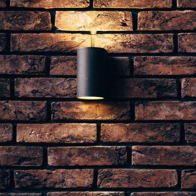 China 20 Lumen Outdoor Cylinder Wall Sconce 220mA Modern Outdoor Wall Sconce for sale