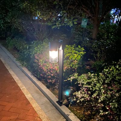 China Black Aluminum Outdoor Solar Post Lights Traditional With 2 Modes for sale