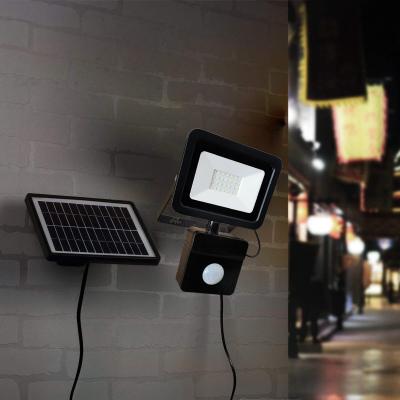 China Brillo solar de la luz de inundación del sensor de movimiento del metal de 80 LED alto 1000 lúmenes en venta