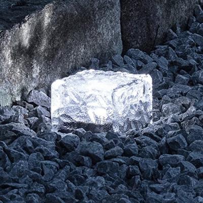 Cina Art Deco Solar Powered Exterior accende le luci solari di vetro glassate del cubetto di ghiaccio 5LM in vendita