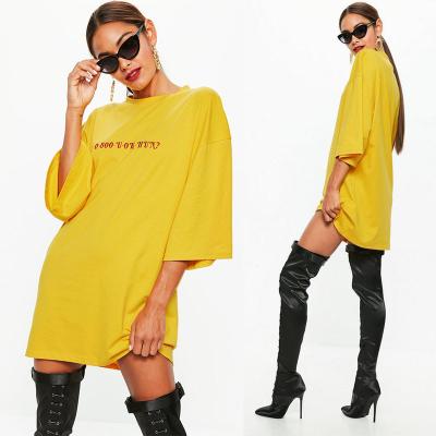 China Vestido desproporcionado amarelo da camisa de T para mulheres à venda