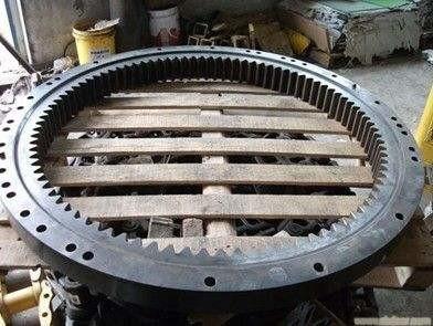 China Strong Volvo Swing Bearing Excavator Hydraulic Parts 14505766 14520561 14563328 for sale