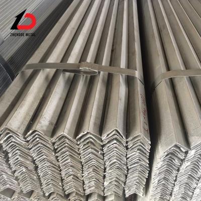 China Barras de ángulo perforadas laminadas en caliente con baja concentración de carbono Ss400 ASTM A36m S235jr en venta