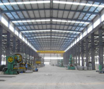 China Profesional good quality prefab light weight low cost steel structure frame steel workshop with crane for sale