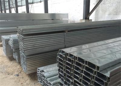 Chine Section en acier galvanisée des Purlins Z de matériau de construction 150 300mm pour couvrir à vendre