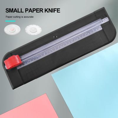 China 5 folhas de corte de papel de escritório Trimmer e guilhotina com lâmina reta à venda