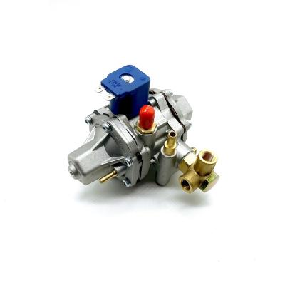 China AT12 2 Stage Car Gas Pressure Regulator CNG Reducer With Improved Heating Circuit for sale