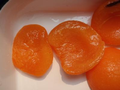 Chine Les moitiés en boîte délicieuses d'abricot en sirop léger aucun ajoutent toutes les couleurs artificielles à vendre