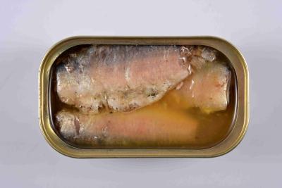 China Verpackten niedriges Natrium eingemachte Sardinen-Fische im Öl, Salz Sardinen-Schnellimbiß zu verkaufen