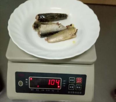 China sardinhas enlatadas do peso 125g líquido nutrição rica do óleo vegetal na vária à venda