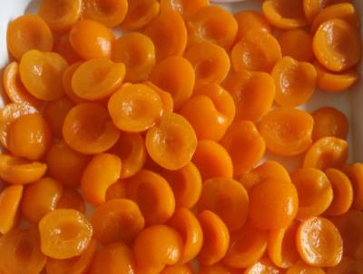 China Bulk Sweet Canned Apricots In Juice , Golden Sun Apricot Halves In Syrup for sale