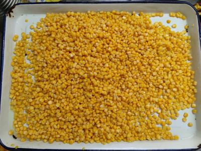 中国 柔らかい全穀粒は涼しく、乾燥した場所で貯えられた黄色いトウモロコシを缶詰にした 販売のため