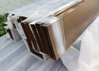 Chine Metal le plafond en aluminium linéaire d'écran de profil d'U avec du divers bois comme des couleurs disponibles à vendre