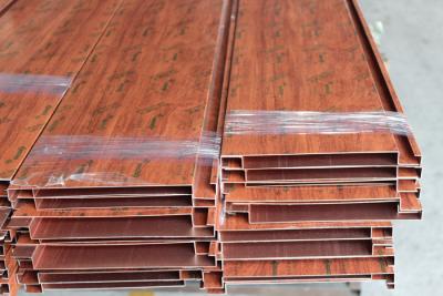 China Color de madera del grano de la decoración del techo de aluminio casero de la tira incombustible en venta