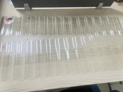中国 Polycarbonate Corrugated Roofing Sheet 1.2kg/M For Sports Venues 販売のため