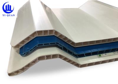 Chine Feuille creuse de PVC du mur jumeau composé 10mm 940 millimètres pour le toit d'entrepôt à vendre