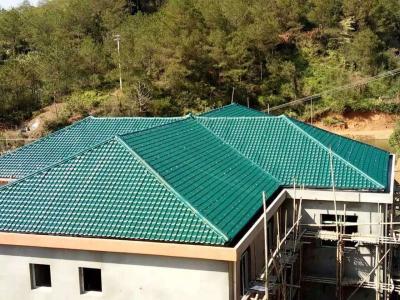Chine feuilles ondulées acoustiques de toiture de PVC de largeur de 1050mm pour la villa/hôtel à vendre
