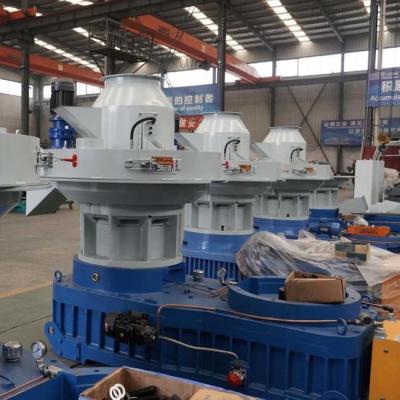 China 2-4 toneladas / h de capacidad máquina de fabricación de pellets alimento para animales con 3KW potencia de acondicionador 0,75KW en venta