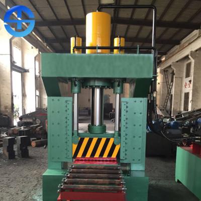 China máquina de corte plateada de metal hidráulica de la fuerza de esquileo 800KN para la planta de la recuperación del metal en venta