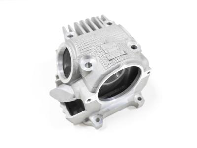 China Cabeza de cilindro de fundición de moldes permanentes de aleación de aluminio personalizada para motores de gasolina pequeños en venta