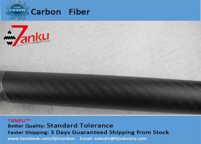 China El rollo redondo de la fibra de carbono del tubo 3K de la fibra de carbono real del 100% envolvió los tubos de la tela cruzada en venta