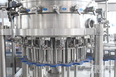 Chine Remplissage de bouteilles d'animal familier à échelle réduite et machine de capsulage pour la boisson carbonatée à vendre