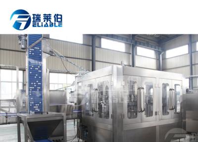 China cadena de producción completa del agua automática llena de 8000BPH A a de Z con buen precio en venta
