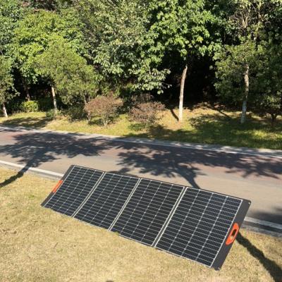 China 22.8% Conversion Efficiency and Foldable 200W Solar Panels for Outdoor RV Excursions for sale