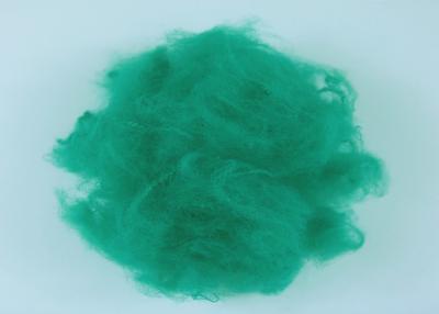 China 1.5D*51MM aufbereitete Polyester-Spinnfaser-grüne Farbe für nicht gesponnen zu verkaufen