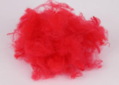 China Lubrifique a fibra de grampo de poliéster regenerada tingida para a tela não tecida do colchão dos tapetes do tapete à venda