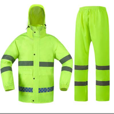 China Reflective PPE Safety Wear Warning Split Safety Waterproof Rain Poncho for sale