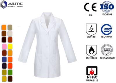 中国 Long Sleeve Disposable Medical Workwear Notched Collar Three Pockets 販売のため
