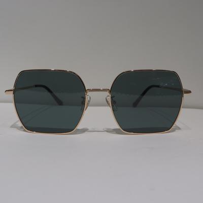 China Green Retro Square Polarized Acetate Sunglasses PC Anti Glare Coating for sale