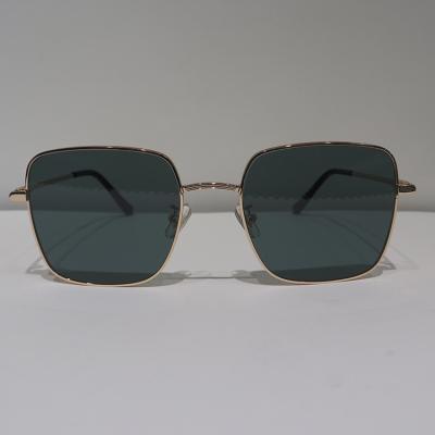 China PC Anti Reflective Sunglasses 54mm Square Gold Polarized for sale