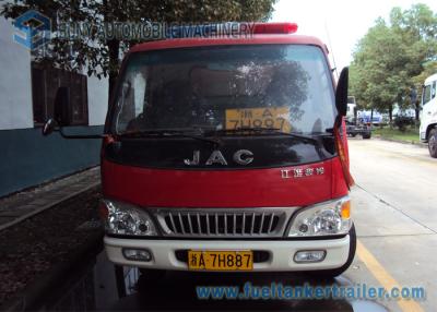 Chine Camions de pompiers internationaux d'axe de JAC 3000L 120Hp 4X2 2 avec la cabine simple de rangée à vendre