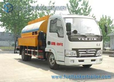 China Impulsión del camión 4X2 del distribuidor del asfalto del betún del remolque del petrolero del asfalto de los árboles de YUEJIN 2 en venta