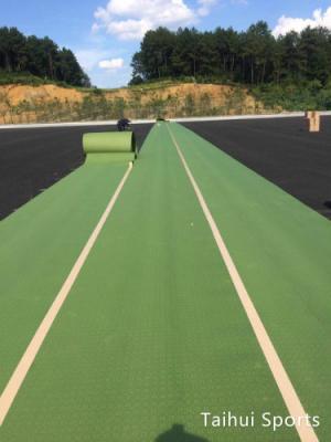 China prueba ULTRAVIOLETA PE de la hierba de 55m m de deportes del campo del cojín artificial del choque hacer espuma ningún olor en venta