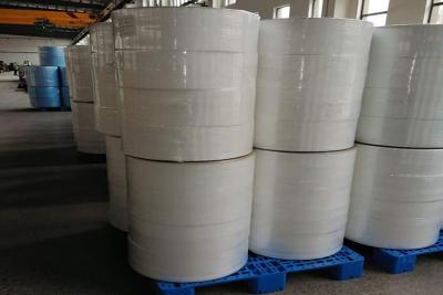 Chine Blanc du textile tissé non soufflé par fonte pp de polypropylène de PFE BFE 99 à vendre