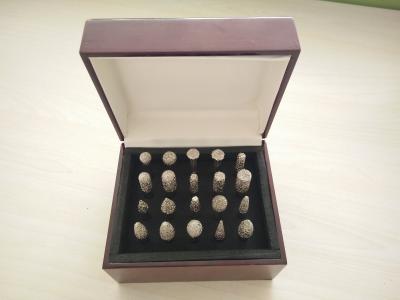 Cina il diamante brasato vuoto dell'asse di 6mm foggia la sabbia 30/45 dei punti montati del diamante in vendita