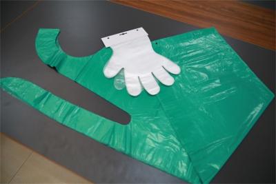 China Flat Pack Disposable Plastic Gloves For Kitchen Food Processing / Medical Use for sale