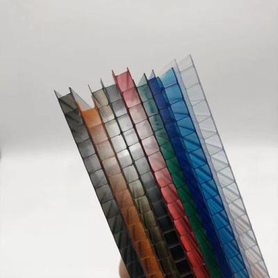 China 20mm 16mm 10mm Polycarbonate Roofing Sheets Uv Protected 10mm Twinwall Plastic Sheets for sale
