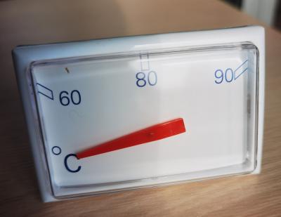 China De temperatuurmeter van de vierkante waterverwarmer wit met CE-goedkeuring Te koop