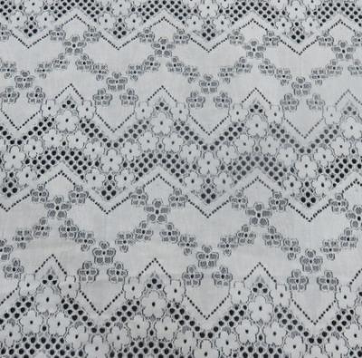 China La línea floral agujerea la tela de nylon del cordón del algodón para las señoras que visten la anchura del 150CM en venta