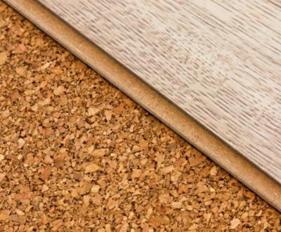 Chine Sous-couche de plancher en liège de 220 kg/m3 2x3 pieds pour le plancher machiné à vendre